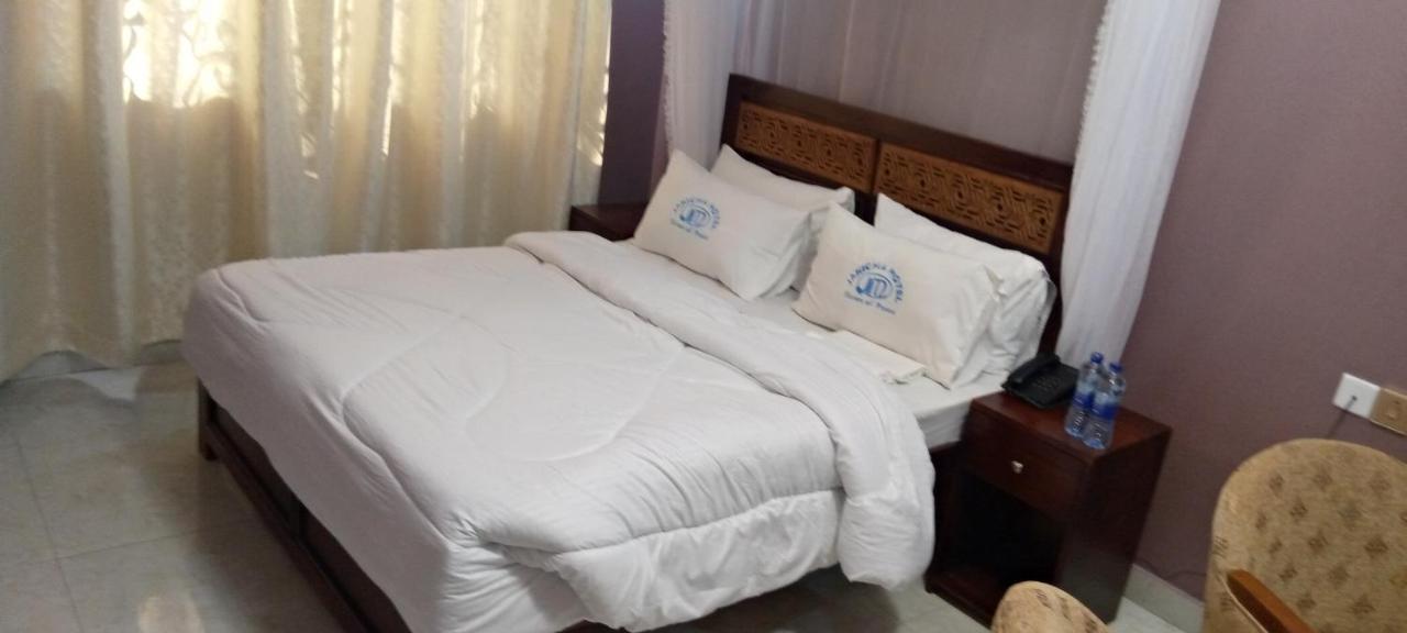 Jakicha Motel Νταρ ες Σαλάμ Εξωτερικό φωτογραφία