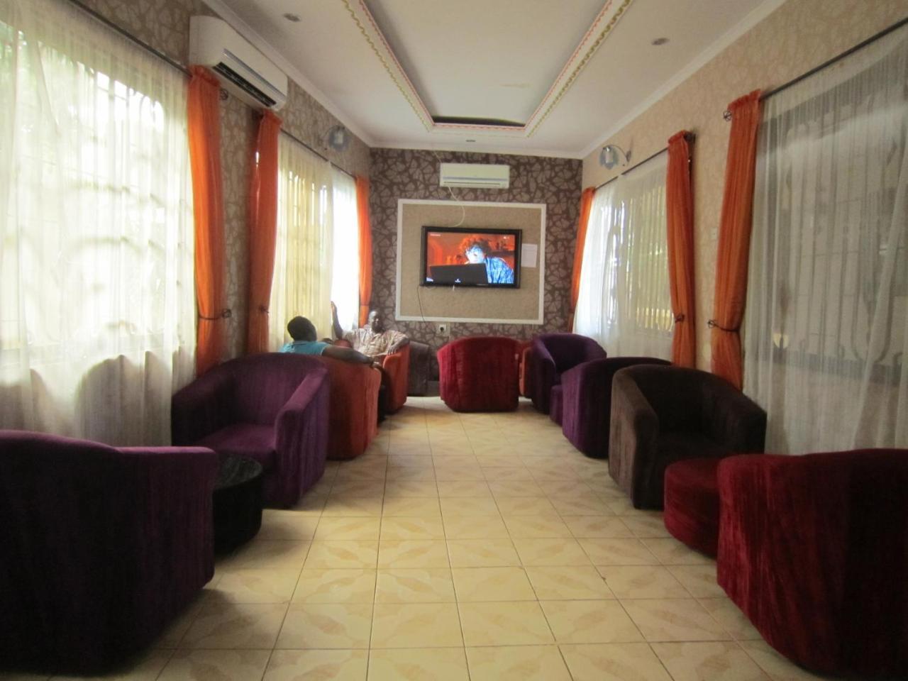 Jakicha Motel Νταρ ες Σαλάμ Εξωτερικό φωτογραφία