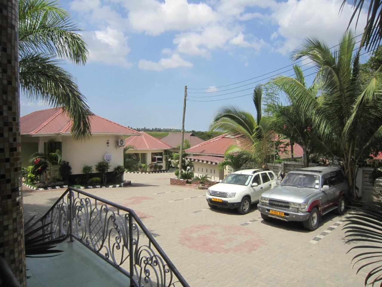 Jakicha Motel Νταρ ες Σαλάμ Εξωτερικό φωτογραφία