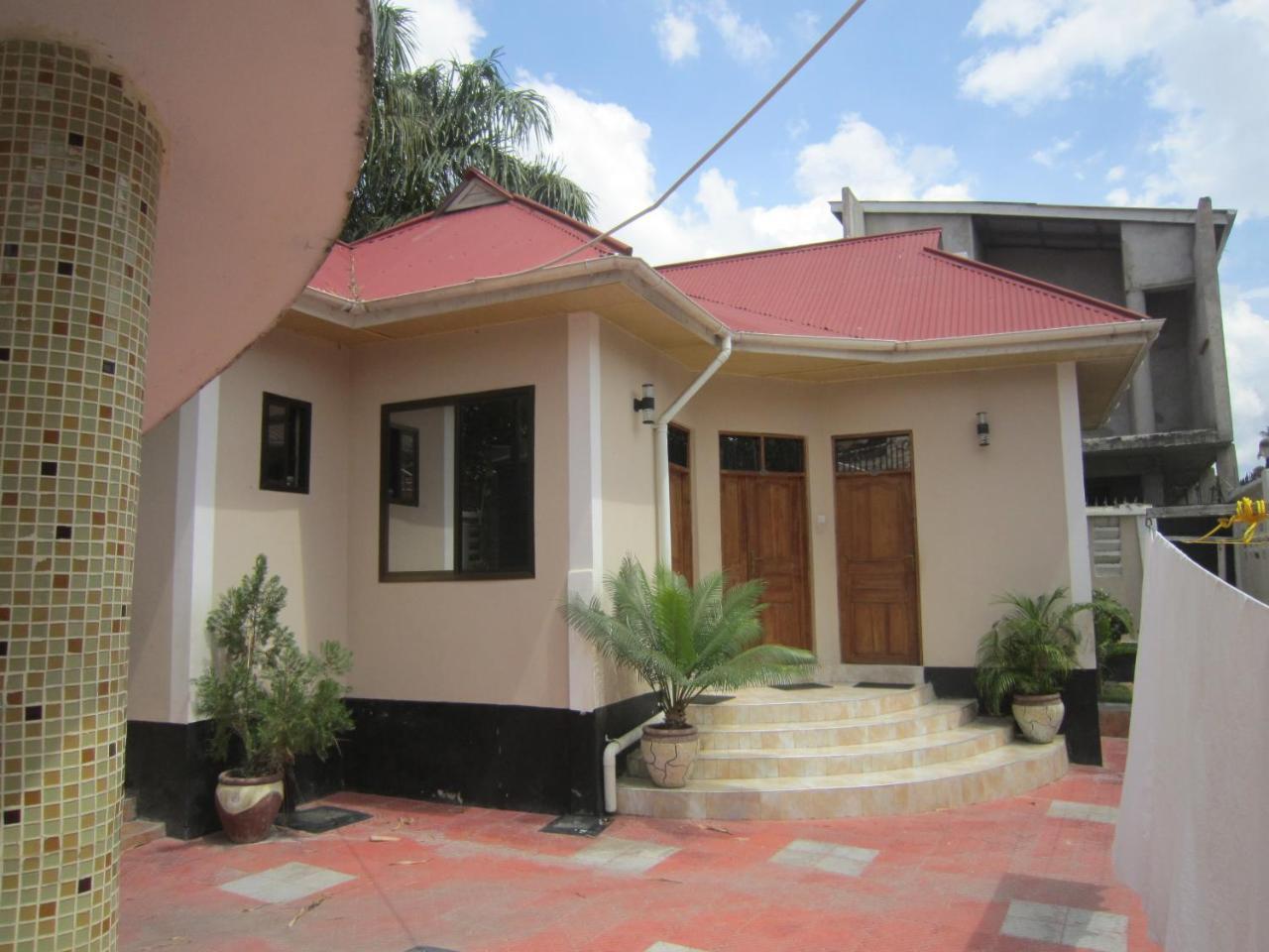 Jakicha Motel Νταρ ες Σαλάμ Εξωτερικό φωτογραφία